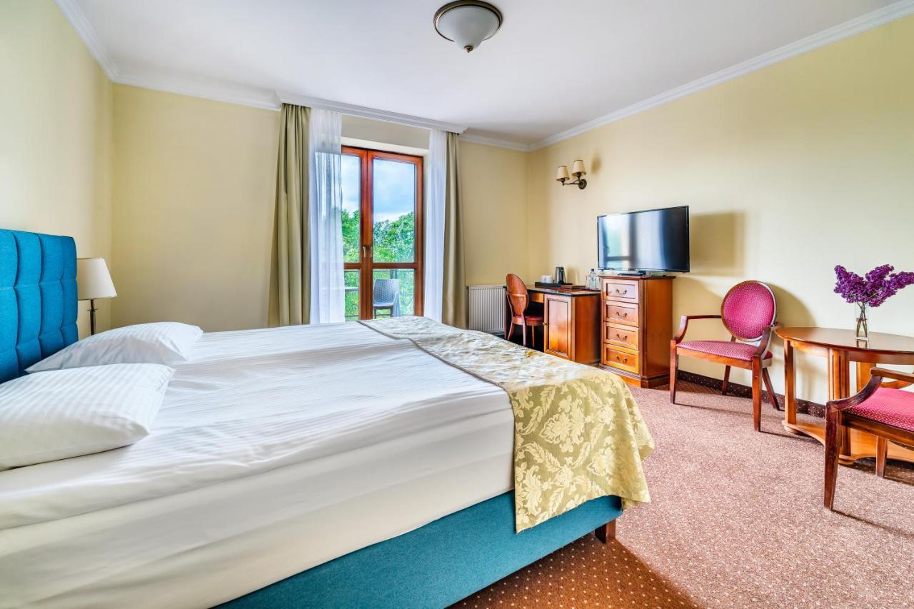 Hotel Pan Tadeusz سيروتك المظهر الخارجي الصورة