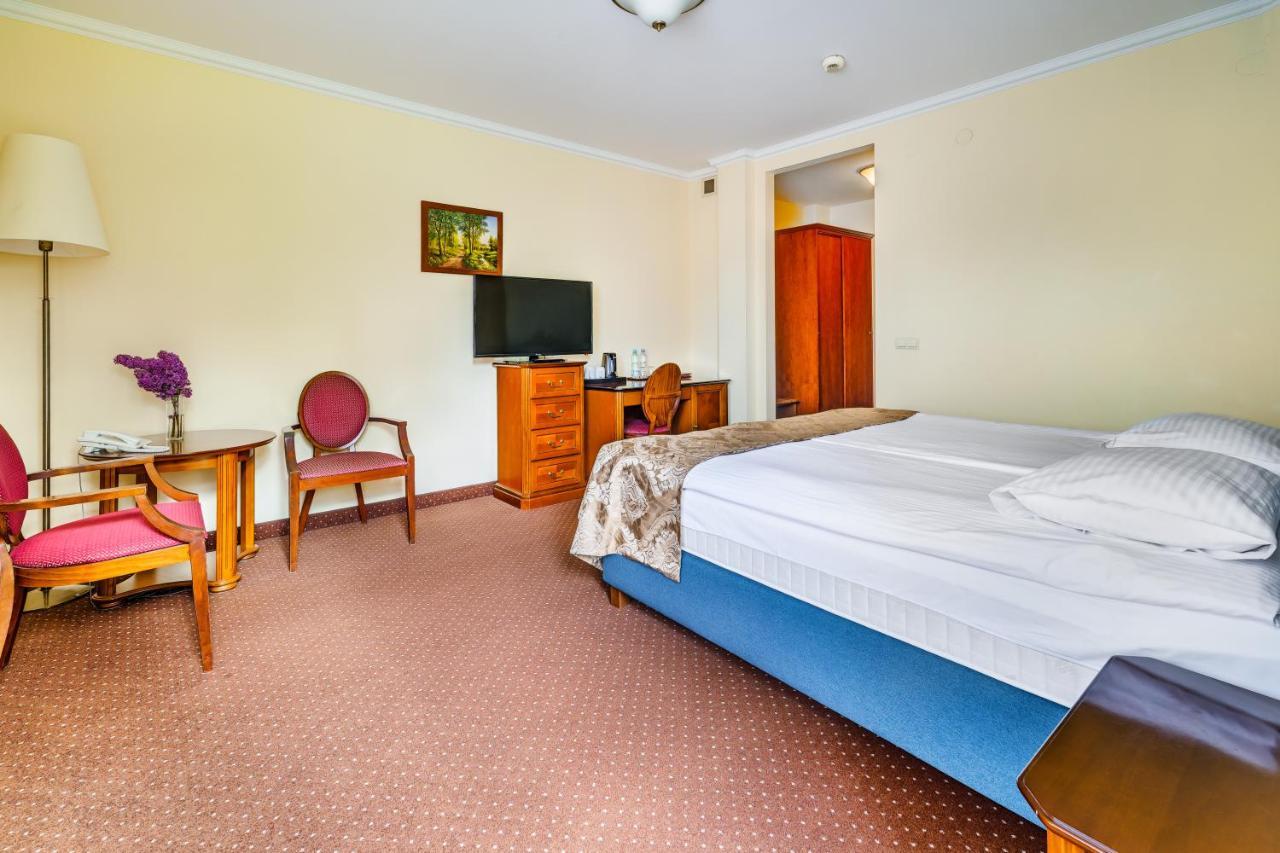 Hotel Pan Tadeusz سيروتك المظهر الخارجي الصورة