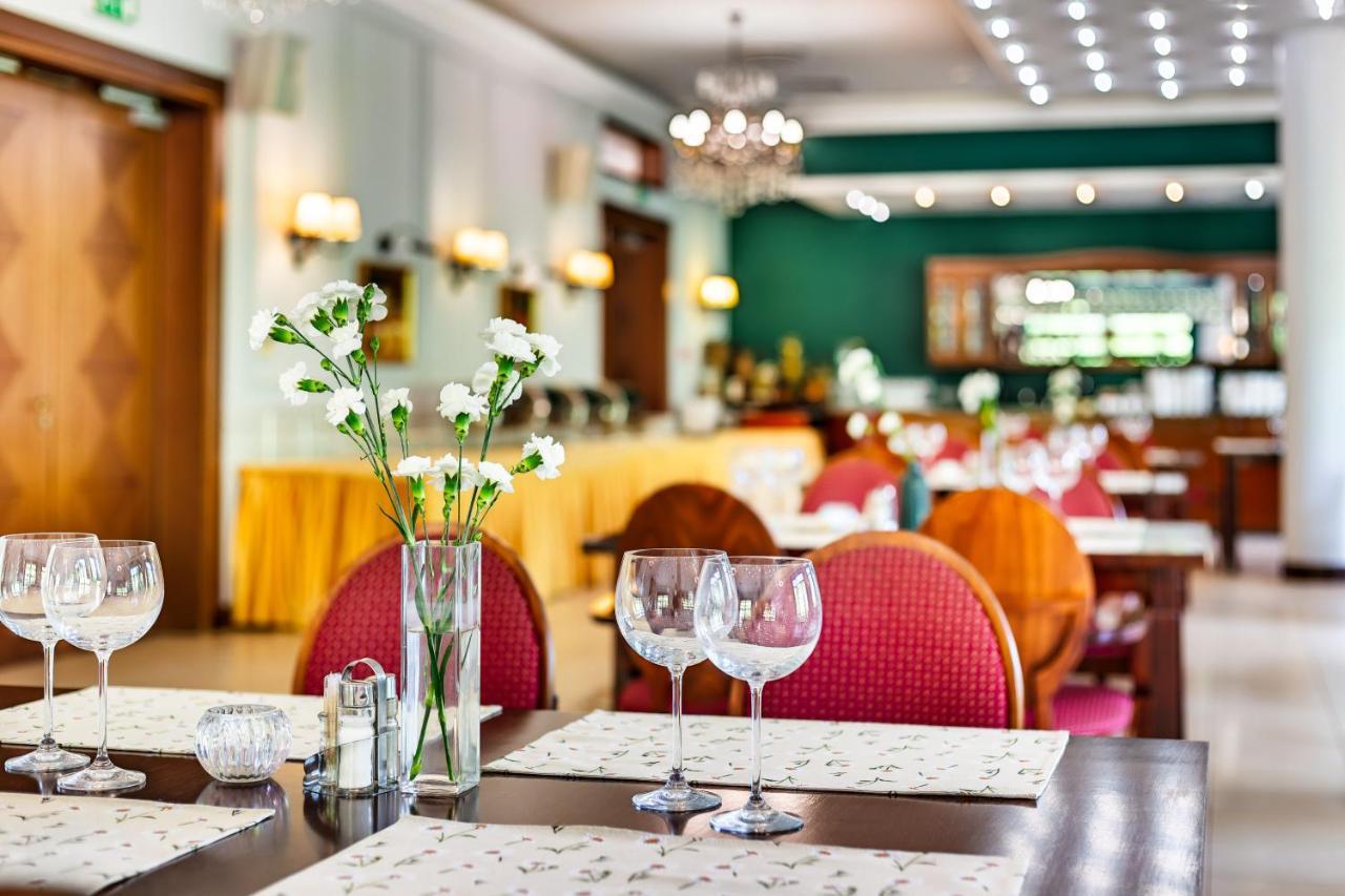 Hotel Pan Tadeusz سيروتك المظهر الخارجي الصورة