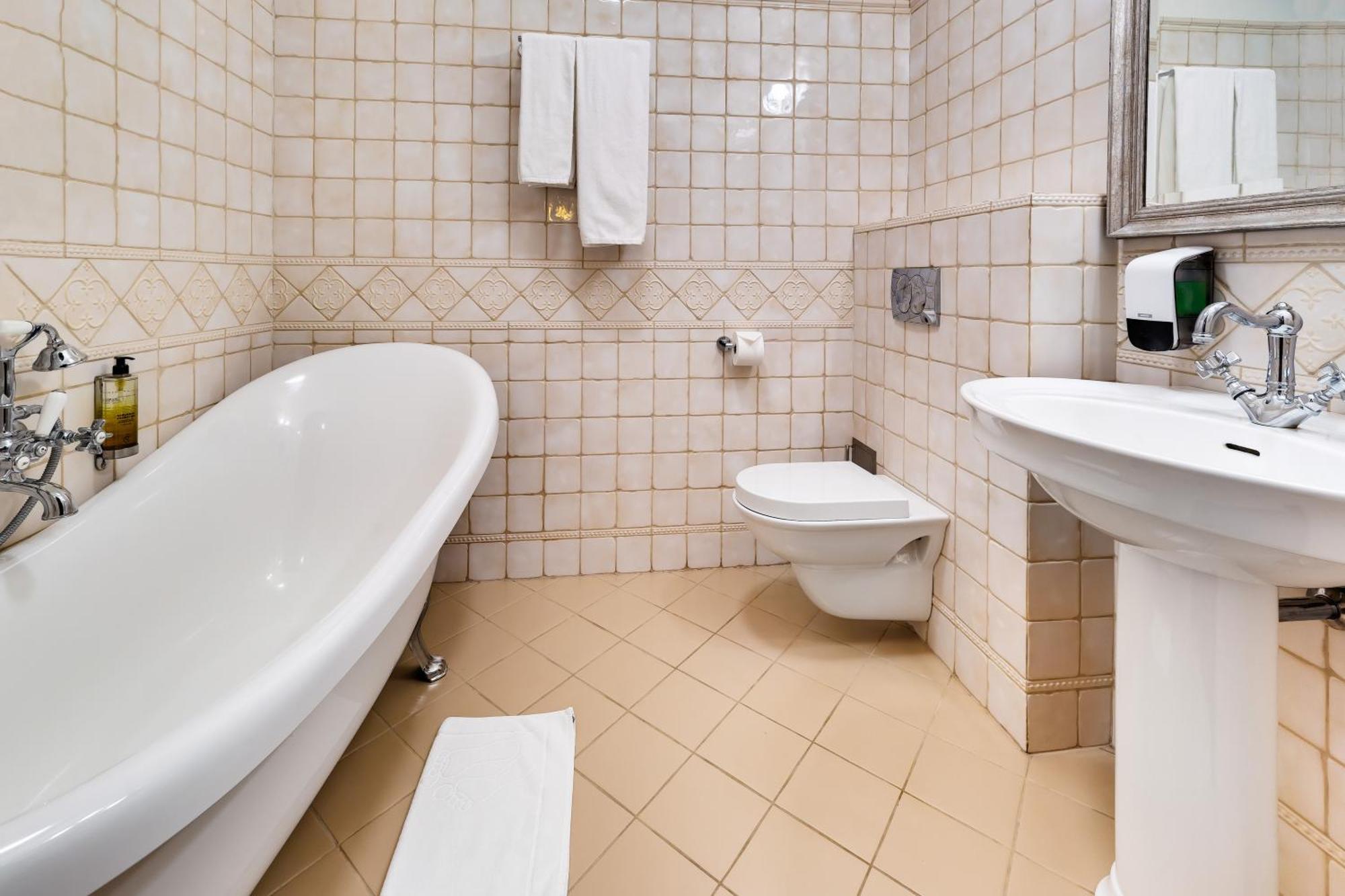Hotel Pan Tadeusz سيروتك المظهر الخارجي الصورة