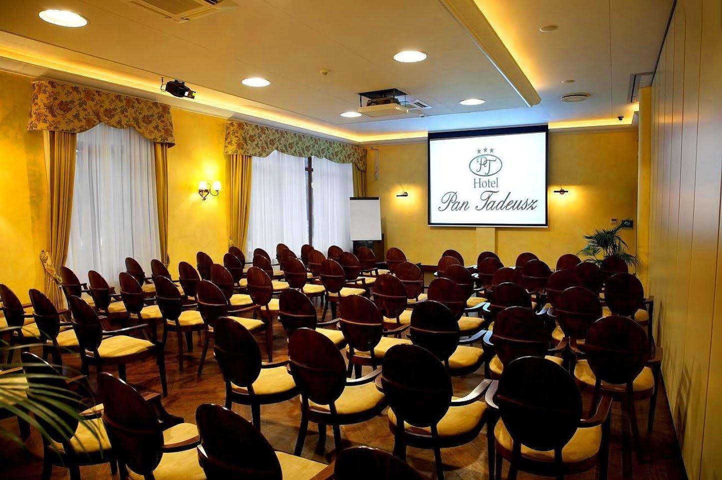 Hotel Pan Tadeusz سيروتك المظهر الخارجي الصورة